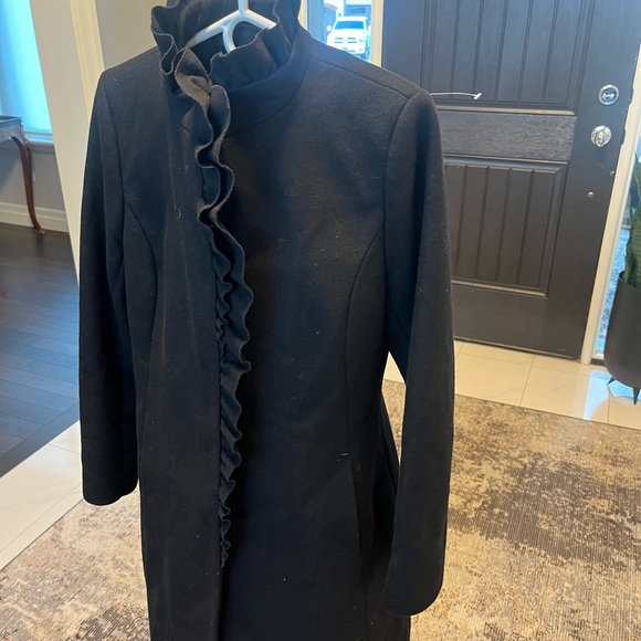 DKNY size 12 elegant black ruffled winter coat - Picture 5 of 17